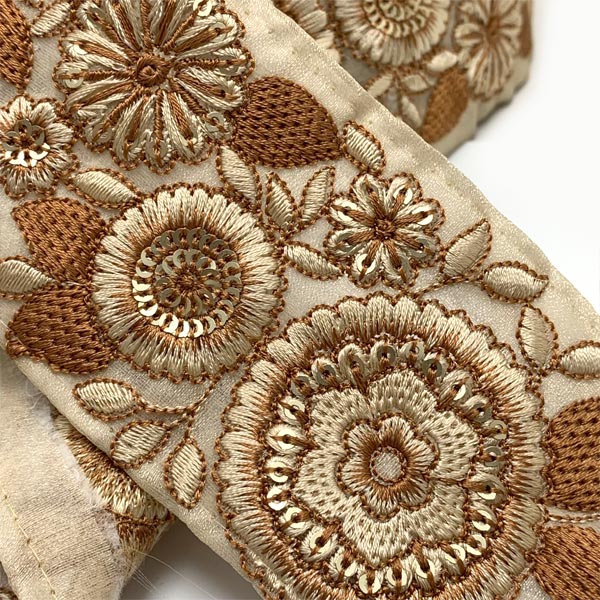 インド刺繍リボン60mmブラウン糸のスパンコール付き植物刺繍リボン10cm単位切り売り(20cm以上)「在庫限り」
