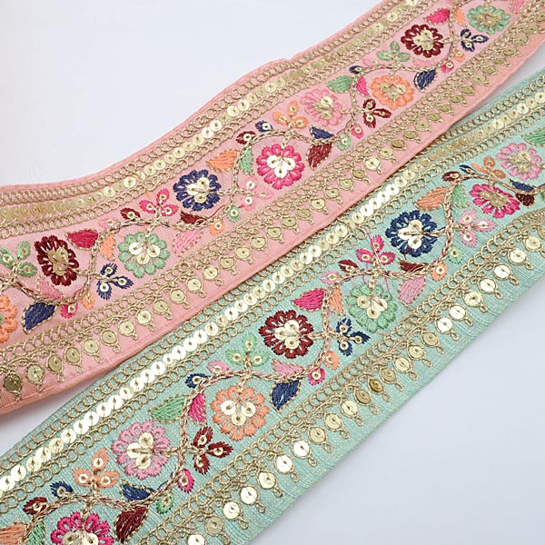 インド刺繍リボンスパンコール付カントリーフラワーの花柄刺繍リボン幅65mm10cm単位切り売り(20cm以上)「在庫限り」