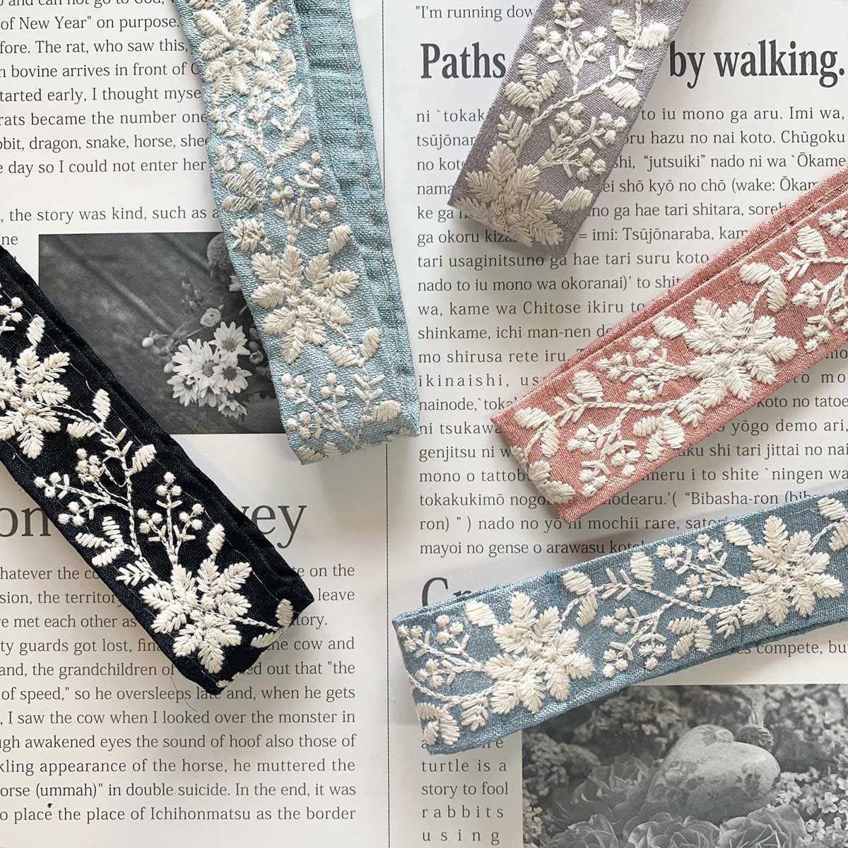 インド刺繍リボン30mm乳白のボタニカルライン刺繍リボン10cm単位切り売り(30cm以上)「在庫限り」