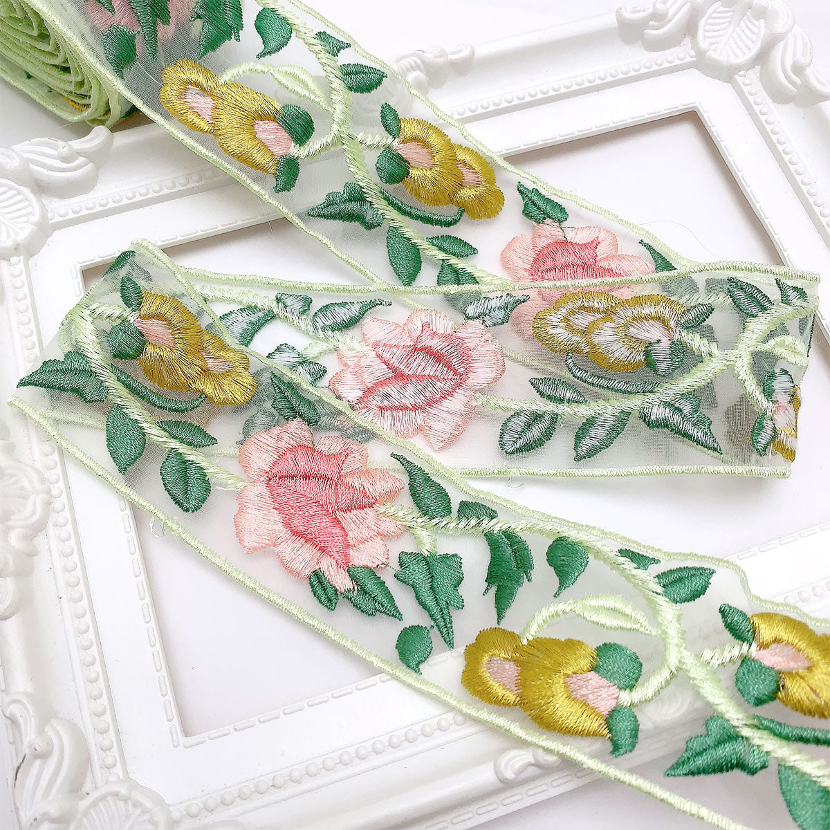 刺繍リボンピンクと黄色なウェーブ花柄刺繍リボン幅48mm10cm単位切り売り(50cm以上)「在庫限り」