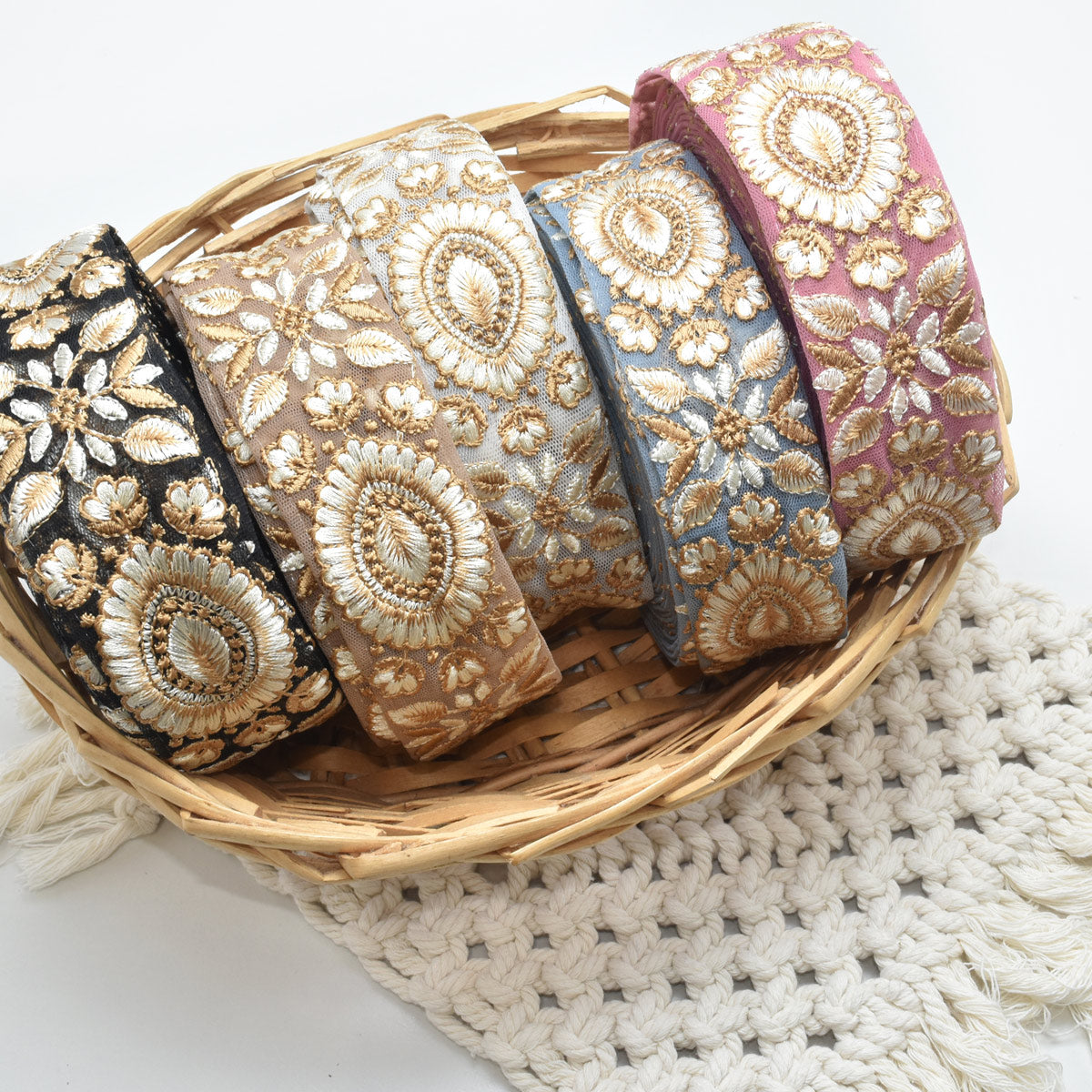 インド刺繍リボン上品な葉と花の刺繍リボン幅40mm10cm単位切り売り(20cm以上)「在庫限り」