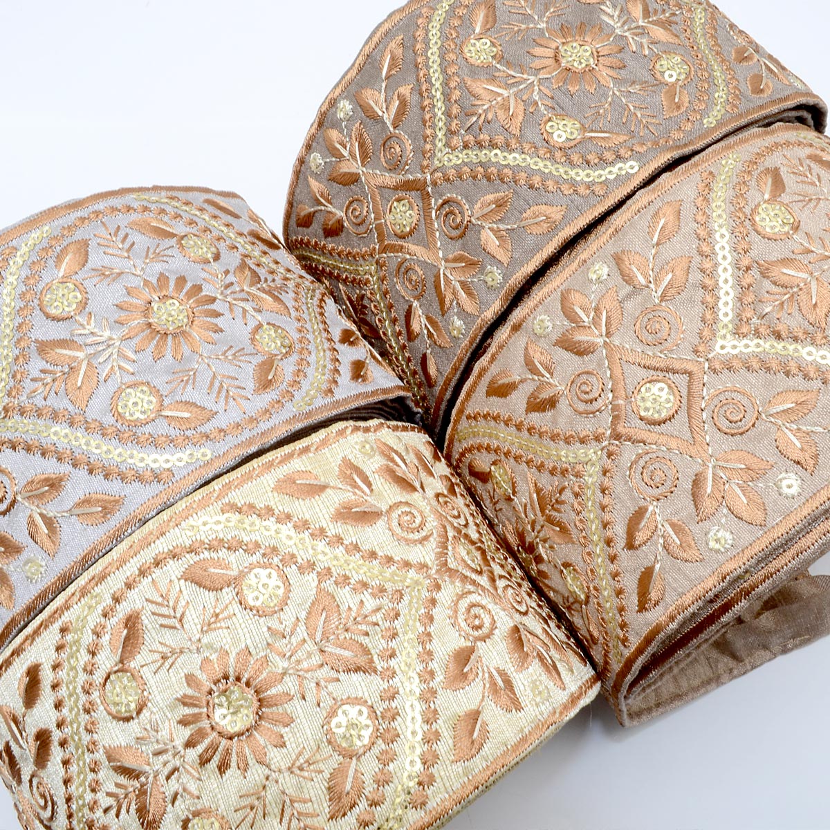 インド刺繍リボン金のスパンコール付きブラウンの植物柄リボン幅80mm約13cm単位切り売り「在庫限り」