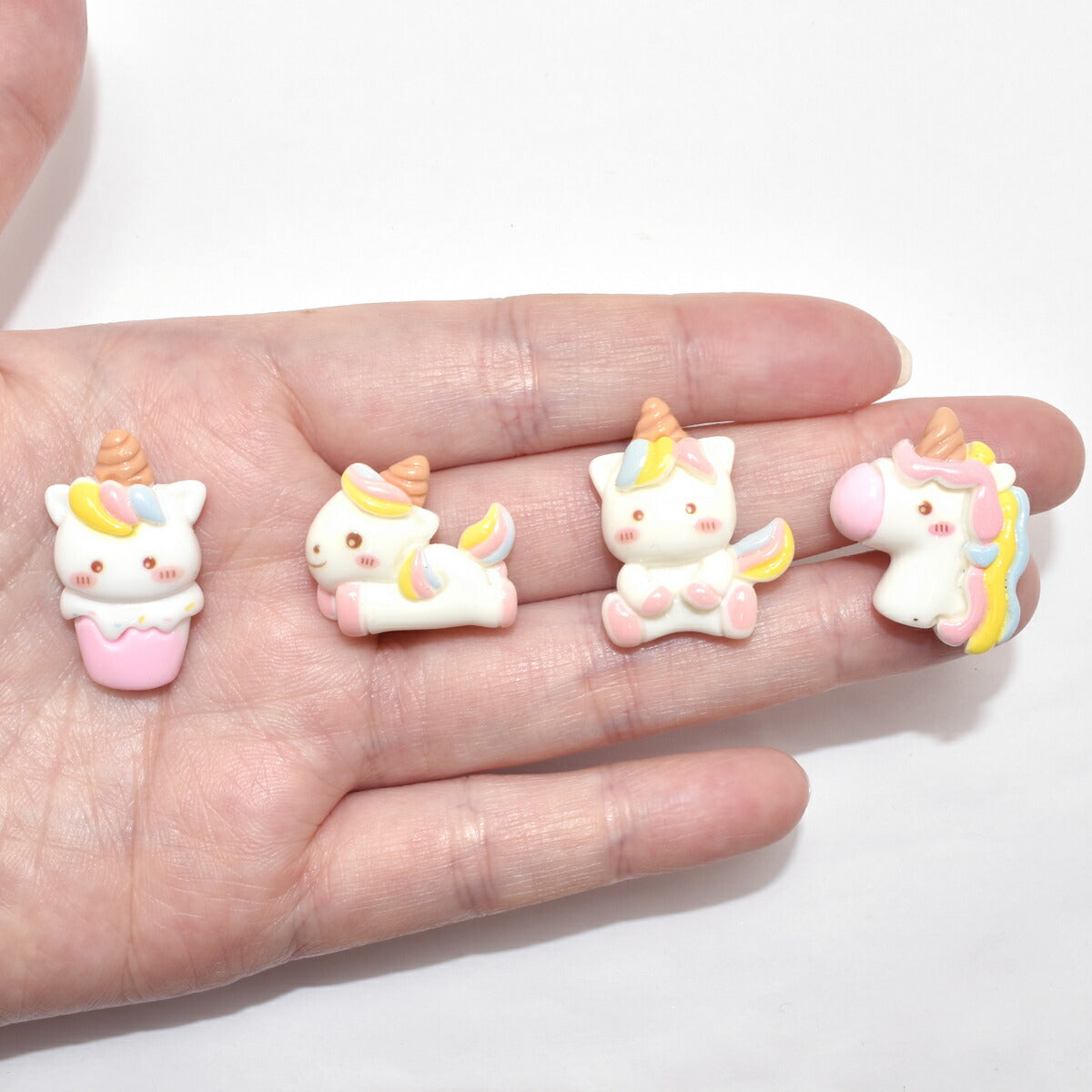 ゆるかわパステルユニコーンのデコパーツ4個