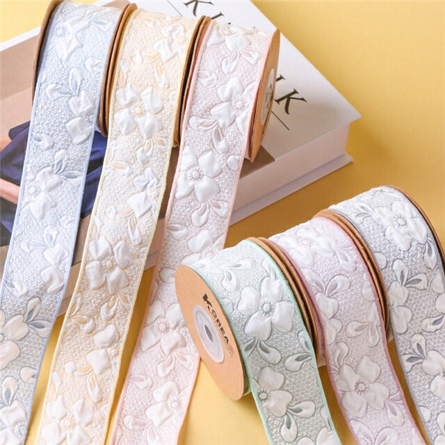 ぷっくりエンボス加工の白いお花リボン幅38mm1m単位切り売り(2m以上)「在庫限り」★
