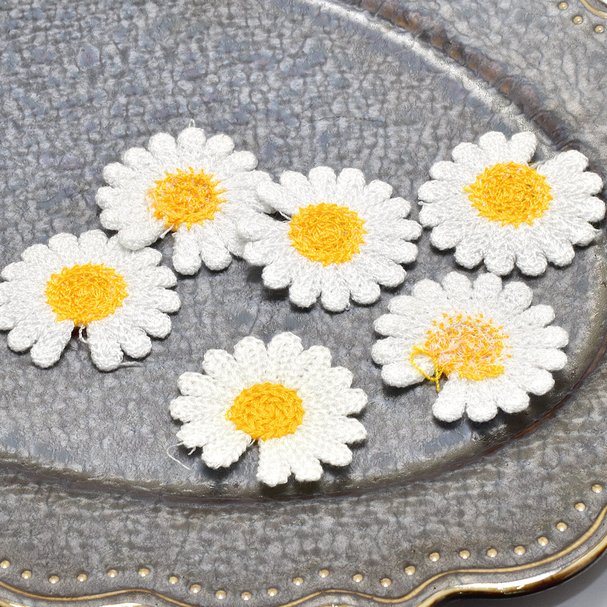 白いお花の刺繍モチーフ6個