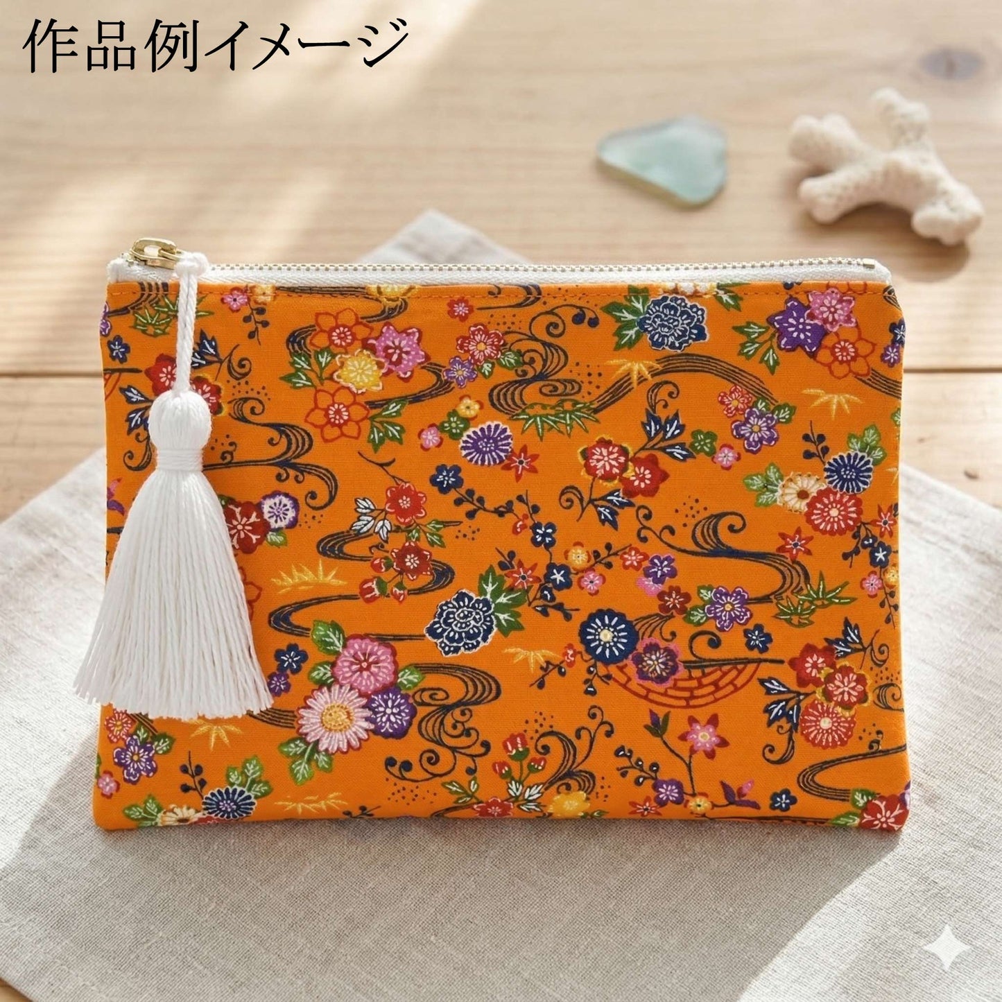 琉球の花ブロード生地AP62102-1コスモ(30cm以上10cm単位切り売り)