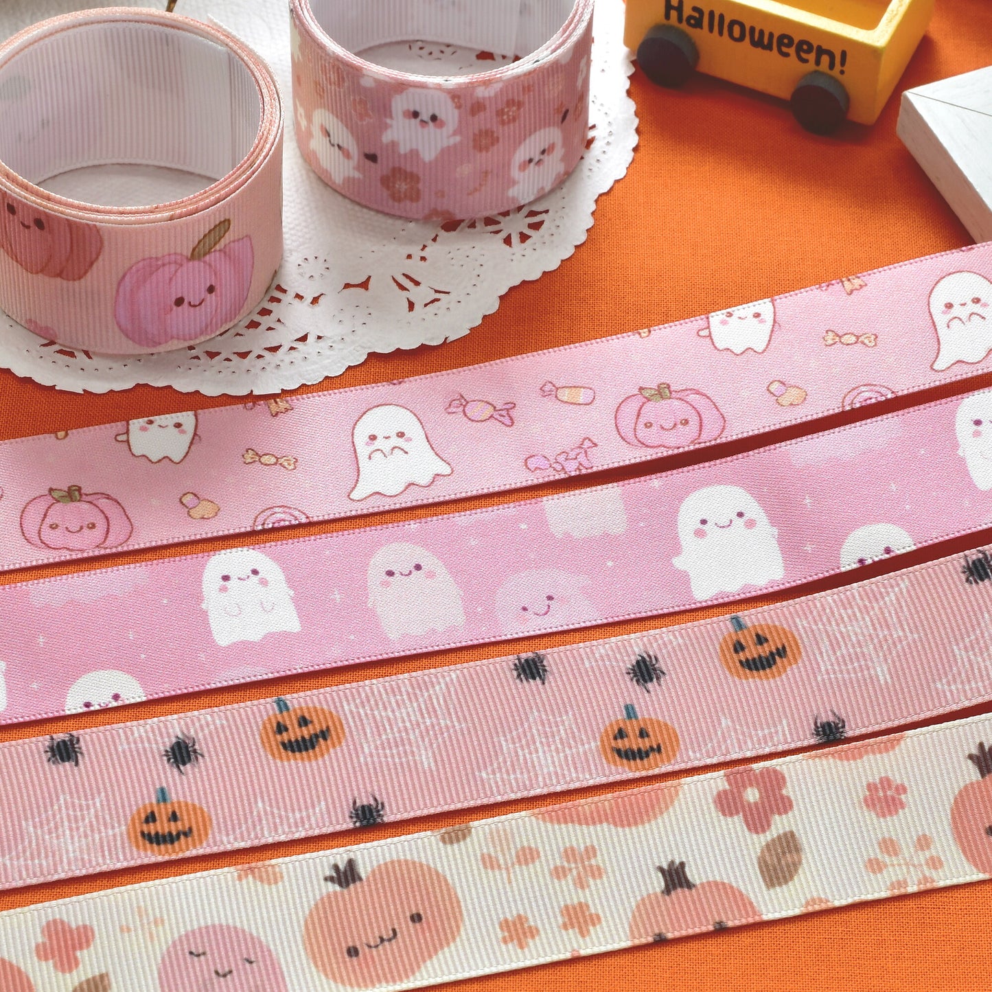 ゆるかわピンクハロウィン25mm幅プリントリボン約1ｍ（98ｃｍ）カット済み「グログランリボン／サテンリボン印刷リボン」